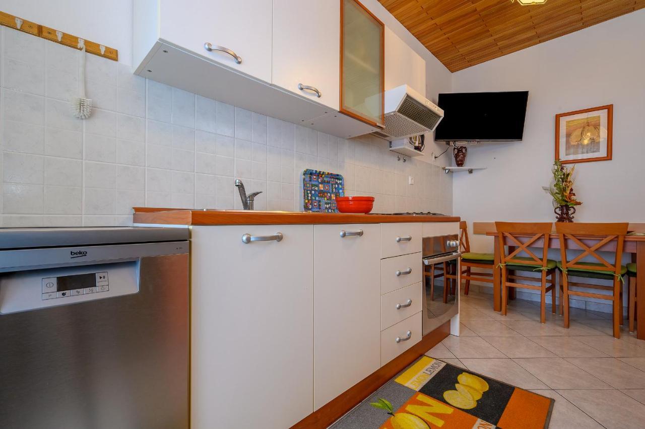 Apartments Juric Podstrana Exterior photo